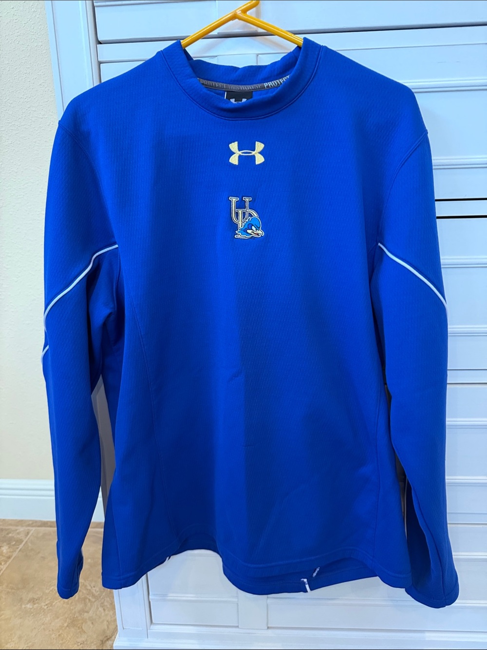 Vintage Under Armour Delaware Blue Hens M Football Blue Sweatshirt Crew Neck